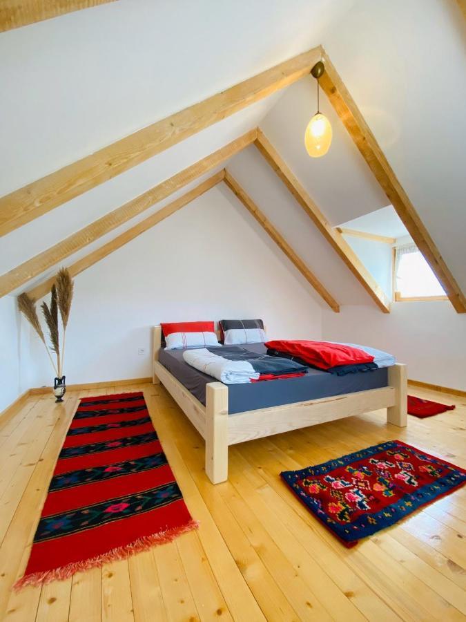 Balabani Local Stay Golubovci Luaran gambar
