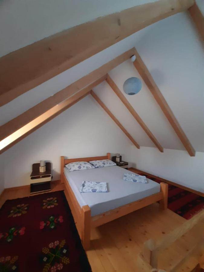 Balabani Local Stay Golubovci Luaran gambar
