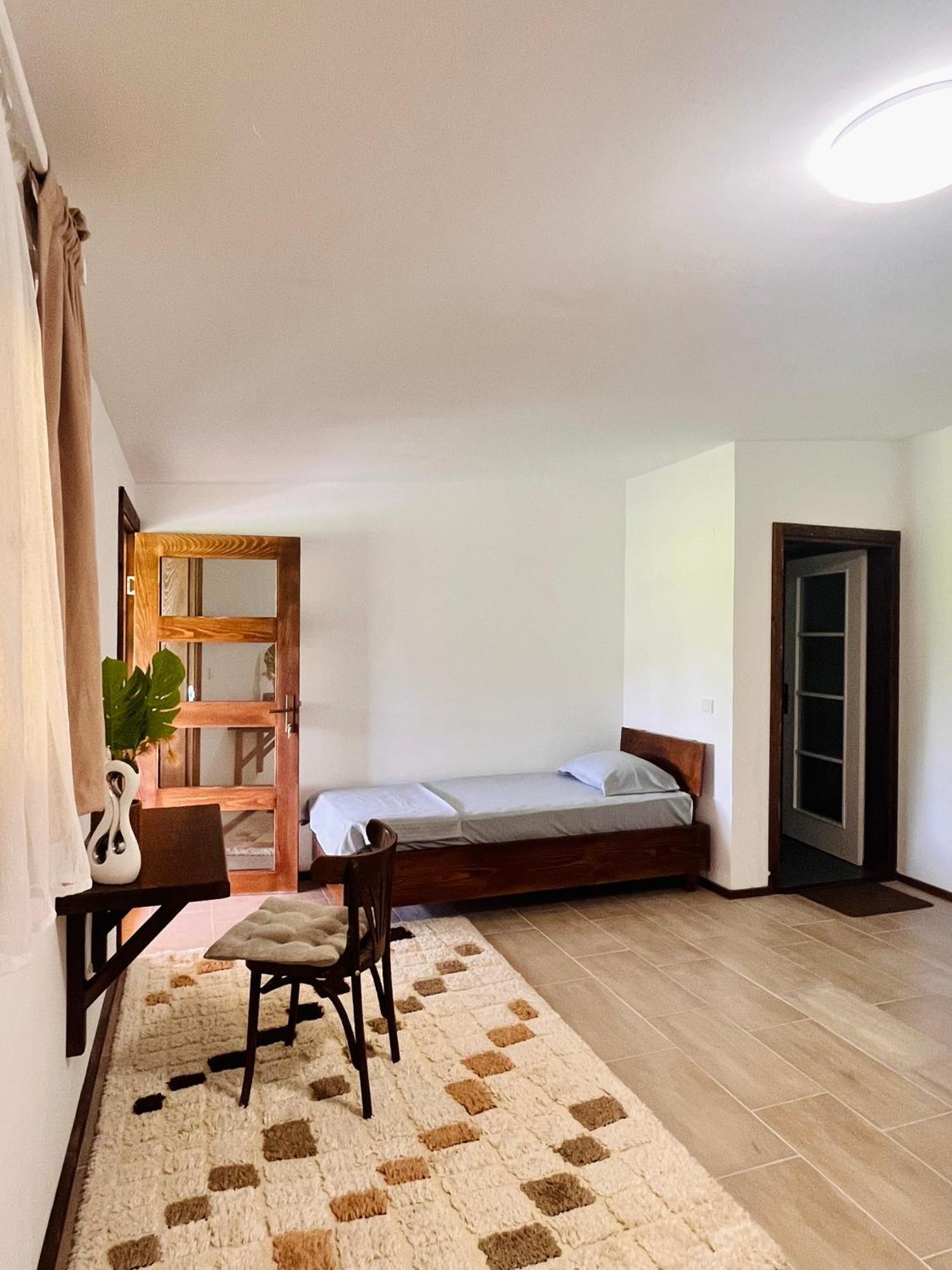 Balabani Local Stay Golubovci Luaran gambar